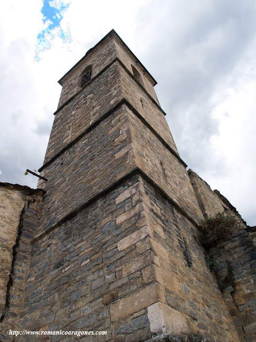 TORRE ADOSADA AL SUR DEL ARRANQUE DE LA NAVE